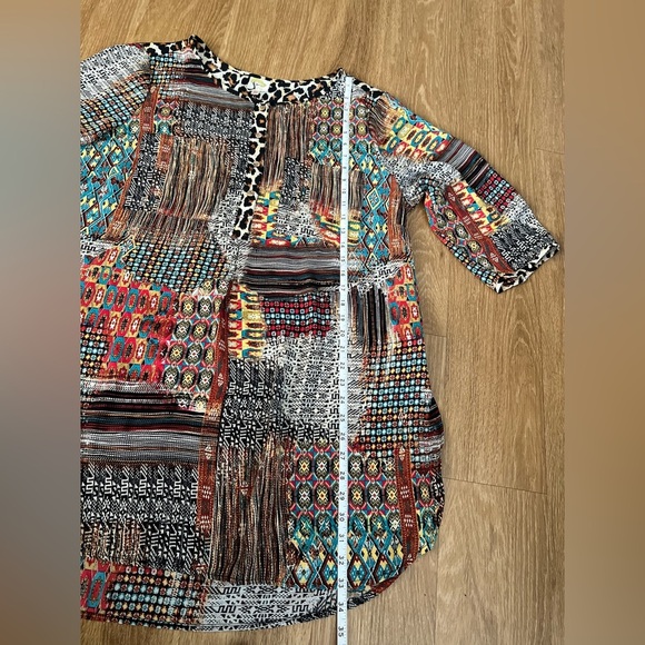 Fig and Flower Vibrant Patchwork Blouse, size 2X - Picture 5 of 9
